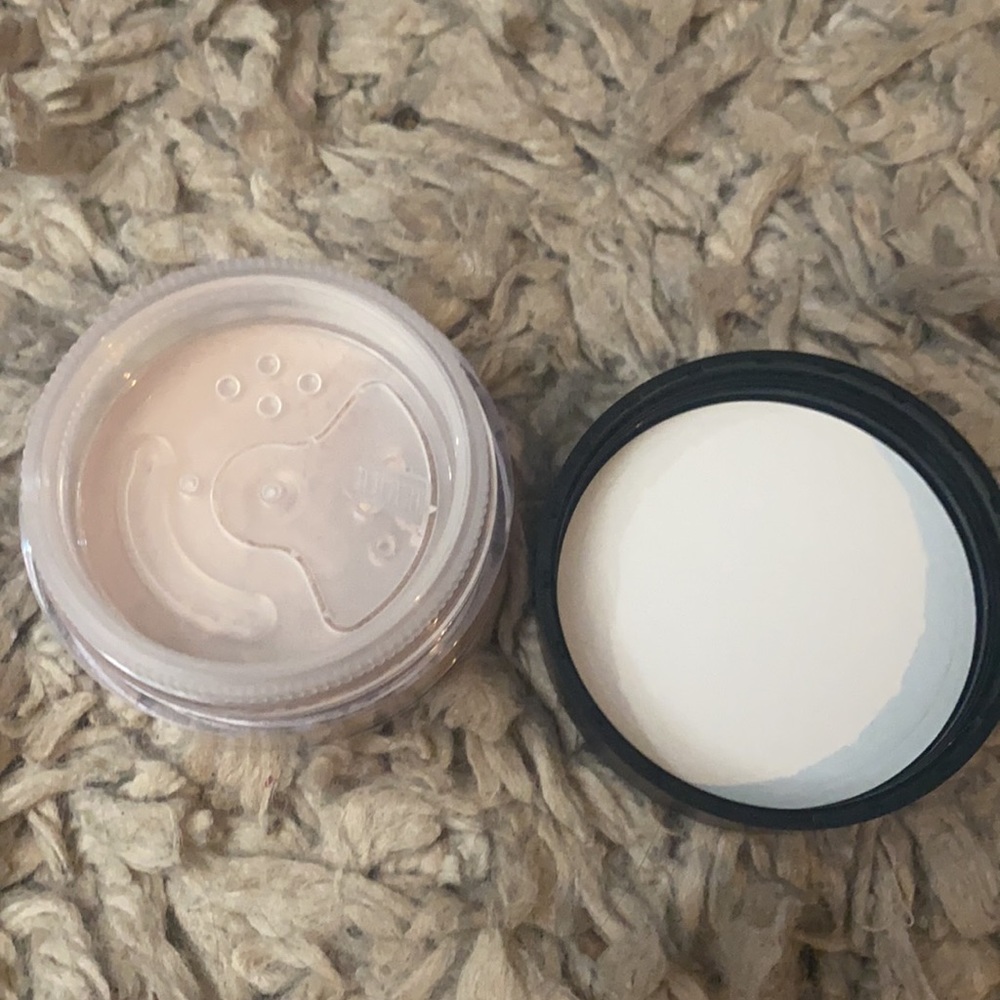 Original BareMinerals Foundation - Picture 2 of 2
